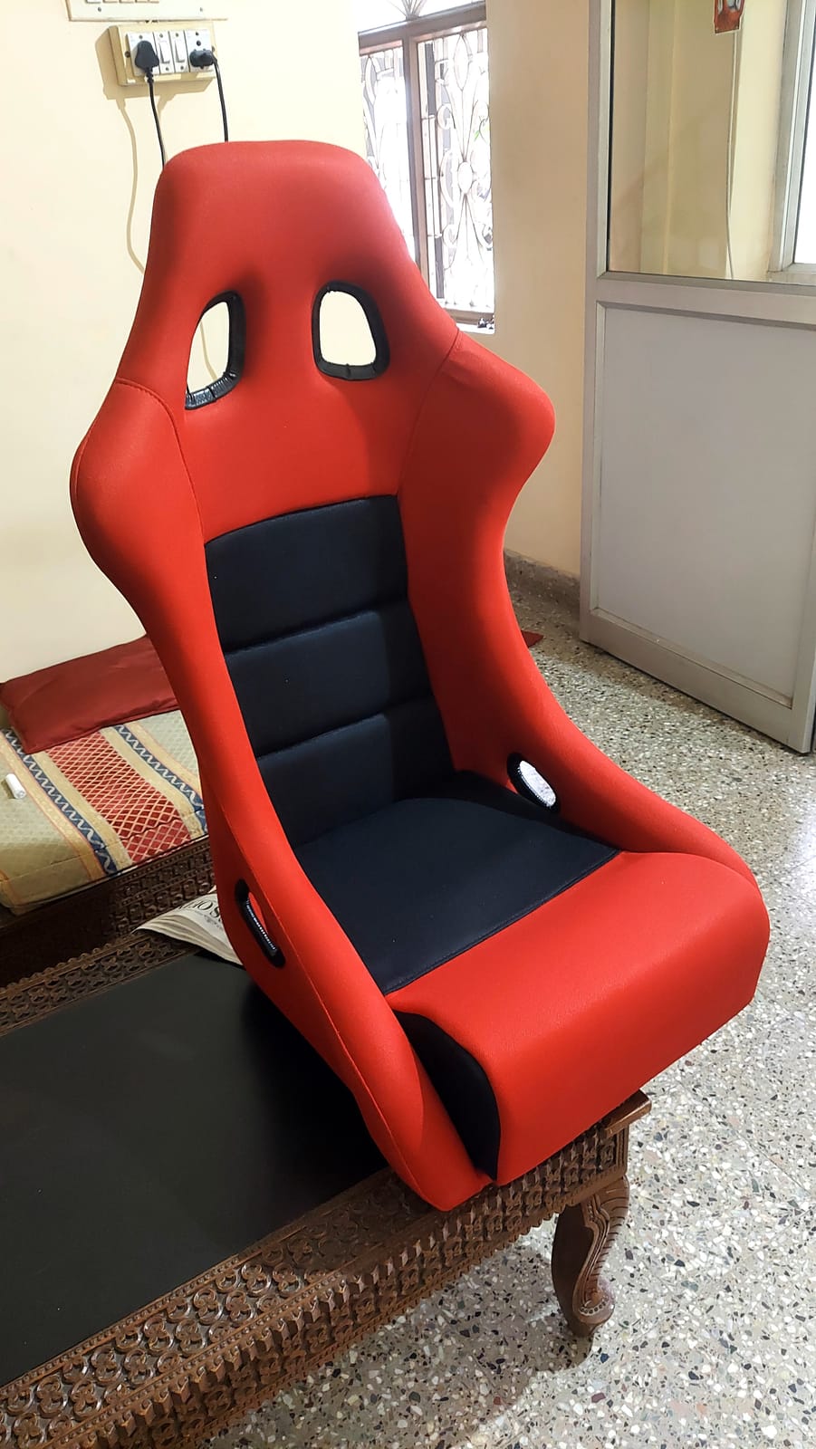 Classic Fiber Racing Bucket Seat in Stealth Black